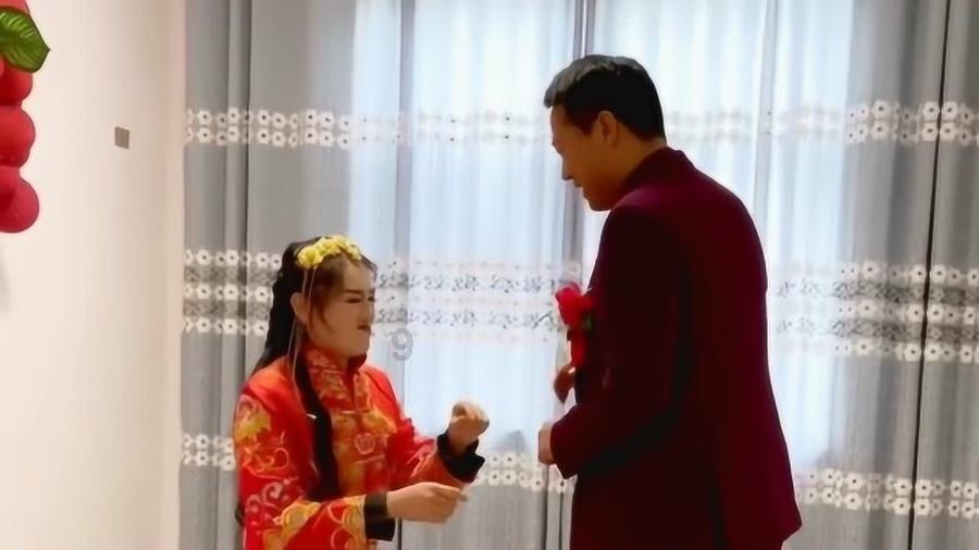 消除校园周边安全隐患,街道架“云梯”拆除高空欲坠晾衣架