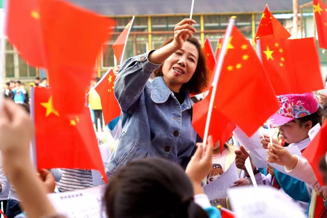 助力城市“换新颜”！重庆路周边地下管廊工程顺利完成电缆下地入廊施工